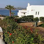 Villa By The Sea With Pool Parasporos 1 *
