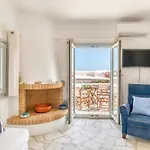 By The Sea With Pool Parasporos 1 * Páros