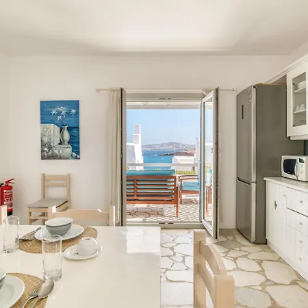 Villa By The Sea With Pool Parasporos 1 *