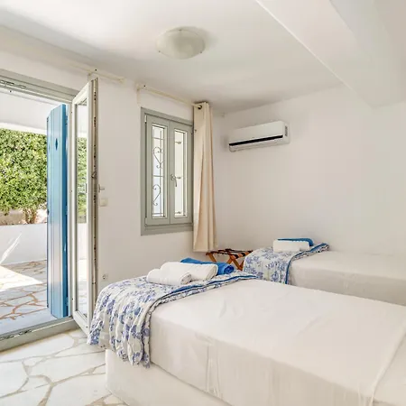 By The Sea With Pool Parasporos 1 Villa *