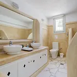 By The Sea With Pool Parasporos 1 Villa *