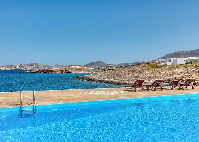 别墅 By The Sea With Pool Parasporos 1 Páros